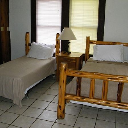 River Front Motel Bandera Ngoại thất bức ảnh